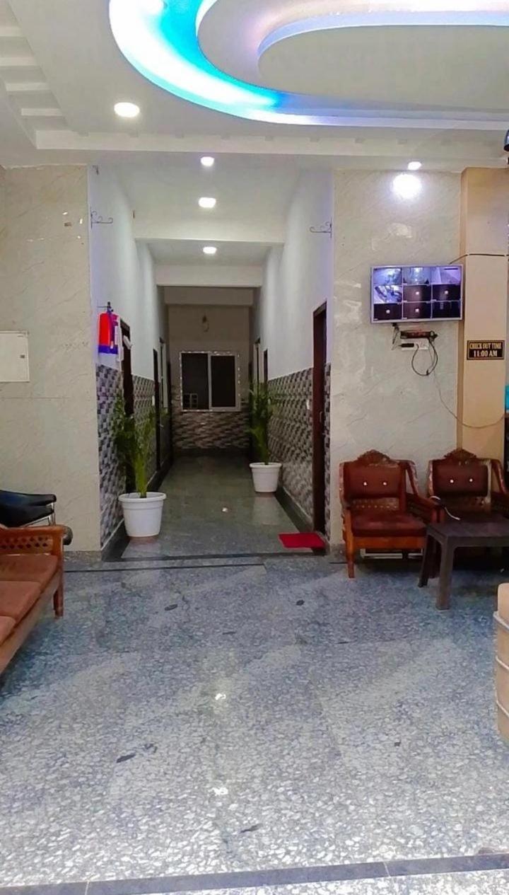 Hotel Indira Palace Vrindāvan Zewnętrze zdjęcie
